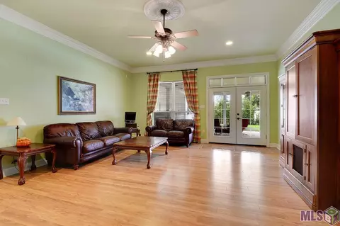 40410 Adele St, Gonzales, LA 70737 photo 5