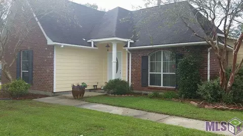 30583 Oak Crest Dr, Walker, LA 70785 photo 1