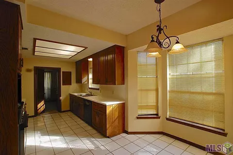 421 Rue Douceur Dr, Baker, LA 70714 photo 3