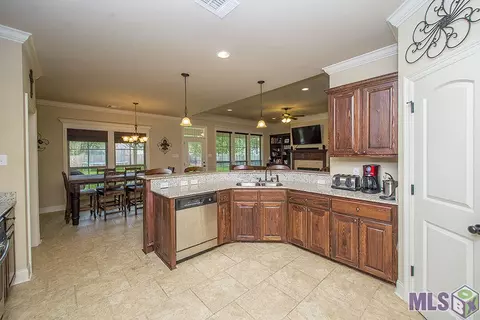 12471 Three Lakes Dr, Walker, LA 70785 photo 8