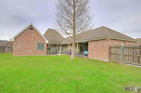 321 Willow Oak Dr, Brusly, LA 70719 photo 4