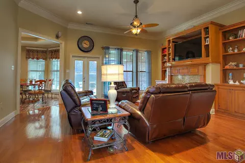 321 Willow Oak Dr, Brusly, LA 70719 photo 9