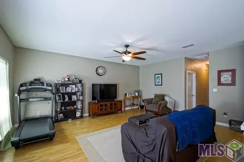15725 Varnado Rd, Walker, LA 70785 photo 5