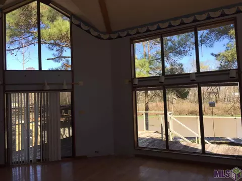 32695 Cypress Dr, Springfield, LA 70462 photo 3