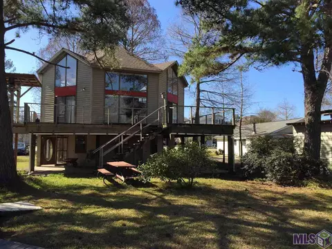 32695 Cypress Dr, Springfield, LA 70462 photo 2