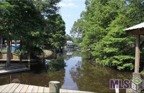 20534 Faust Cir, Springfield, LA 70462 photo 1