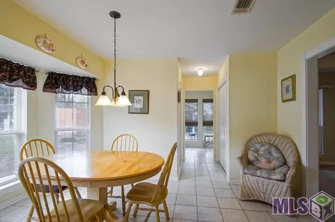14527 E Beaver Dr, Pride, LA 70770 photo 5