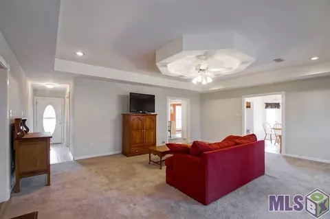 14527 E Beaver Dr, Pride, LA 70770 photo 4