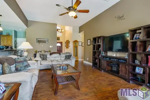 34044 Spring Lake Dr, Walker, LA 70785 photo 5