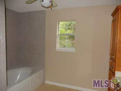 14943 E Beaver Dr, Pride, LA 70770 photo 4