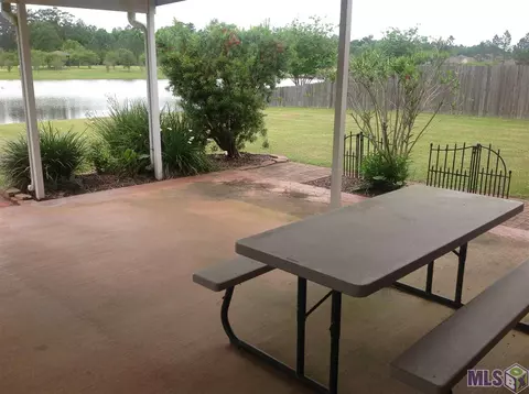 34027 Spring Lake Dr, Walker, LA 70785 photo 2