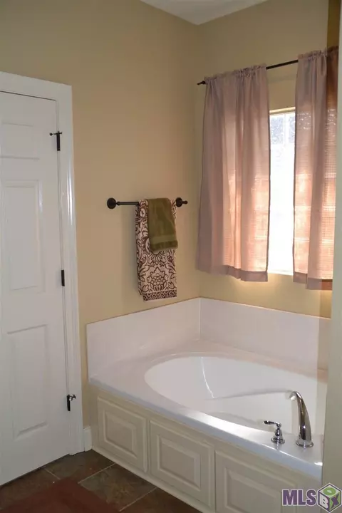 15093 Coldwater Dr, Walker, LA 70785 photo 13