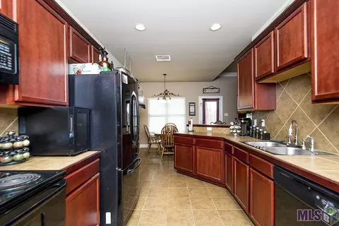 31006 Lake Spring Dr, Walker, LA 70785 photo 12