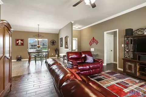 15042 Cross Gate Dr, Walker, LA 70785 photo 3