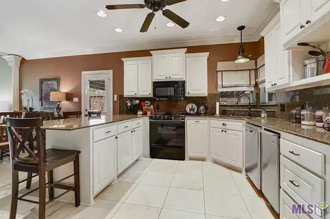 12526 Brittany Ct, Walker, LA 70785 photo 2