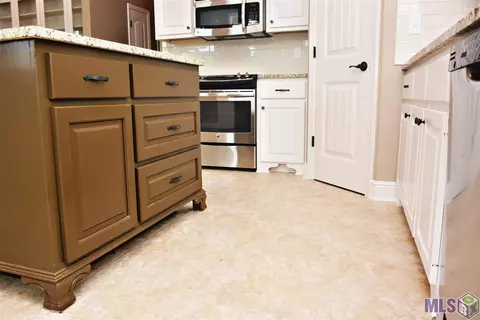 27750 Lakeview Dr, Walker, LA 70785 photo 41