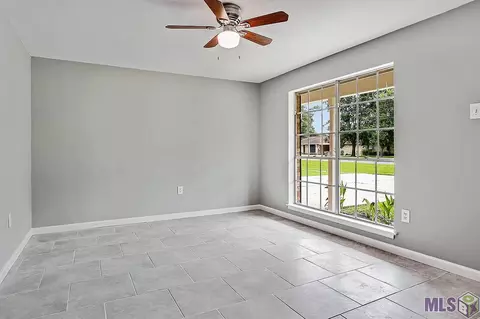 419 Cypress Dr, Baker, LA 70714 photo 2