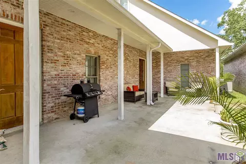 23751 Monarch Pt, Springfield, LA 70462 photo 2