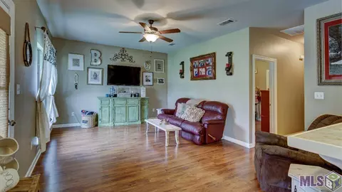 15709 Varnado Rd, Walker, LA 70785 photo 6