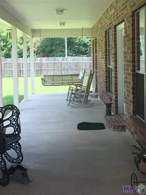 12115 Clanton Dr, Walker, LA 70785 photo 2