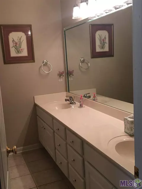 12115 Clanton Dr, Walker, LA 70785 photo 5