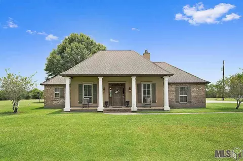 2302 Mistletoe Dr, Slaughter, LA 70777 photo 2