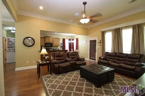 34254 Spring Lake Dr, Walker, LA 70785 photo 4