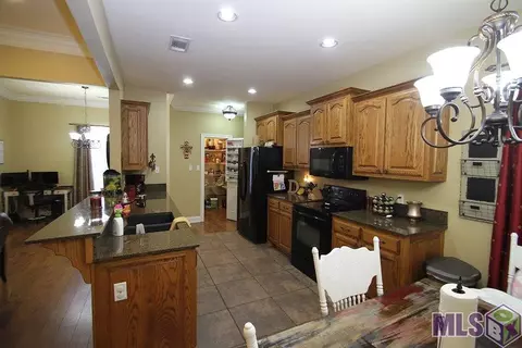 34254 Spring Lake Dr, Walker, LA 70785 photo 8