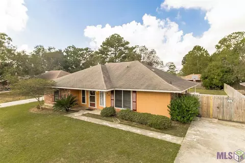 303 Sandra Dr, Baker, LA 70714 photo 1