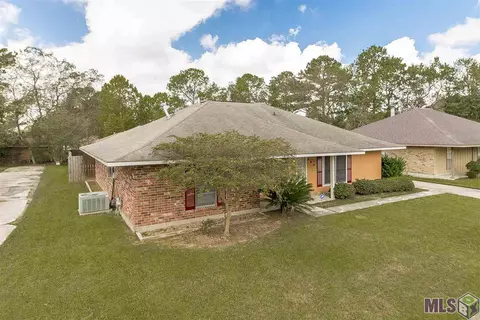 303 Sandra Dr, Baker, LA 70714 photo 4
