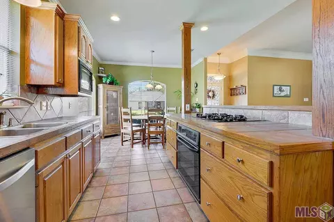 13475 Paces Pointe Dr, Gonzales, LA 70737 photo 3