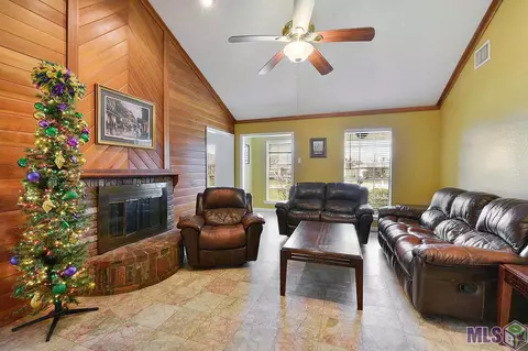 841 Dolphin Ct, Kenner, LA 70065 photo 2