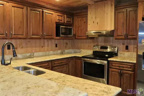 20369 Patricia St, Killian, LA 70462 photo 9