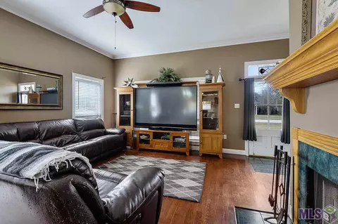 27598 Tall Oaks Dr, Walker, LA 70785 photo 2