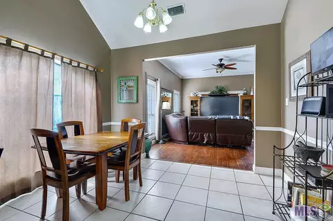 27598 Tall Oaks Dr, Walker, LA 70785 photo 4