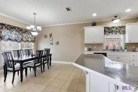 12450 Deerfield Dr, Walker, LA 70785 photo 4