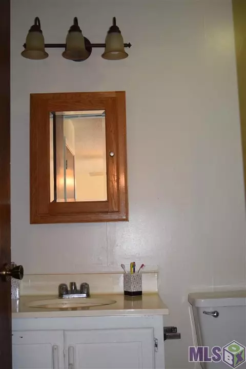 1004 Shilo Dr, Baker, LA 70714 photo 3
