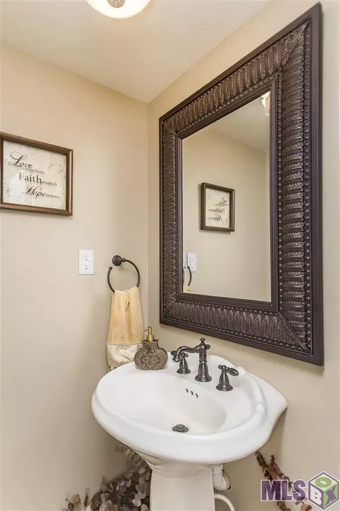 20328 Fairway Dr, Springfield, LA 70462 photo 24
