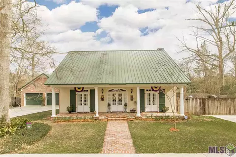 20328 Fairway Dr, Springfield, LA 70462 photo 2