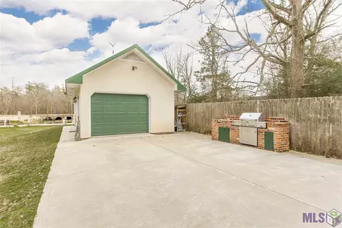 20328 Fairway Dr, Springfield, LA 70462 photo 6