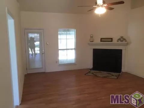 28804 Brett Dr, Walker, LA 70785 photo 2