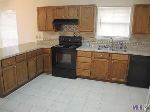 28804 Brett Dr, Walker, LA 70785 photo 8