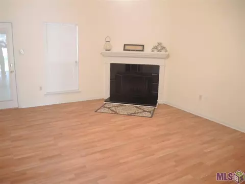 28804 Brett Dr, Walker, LA 70785 photo 3