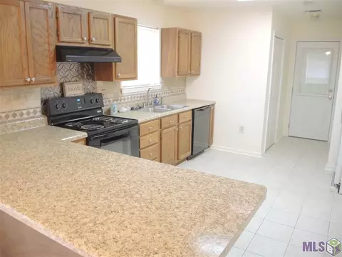 28804 Brett Dr, Walker, LA 70785 photo 6