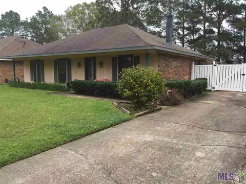 306 Sandra Dr, Baker, LA 70714 photo 2