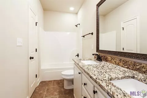 16154 Blackstone Dr, Pride, LA 70770 photo 10