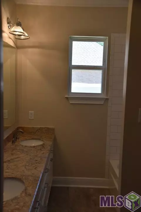 28025 Great Eagle Ave, Walker, LA 70785 photo 9