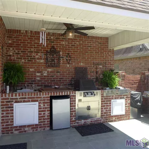 34083 Springlake Dr, Walker, LA 70785 photo 3