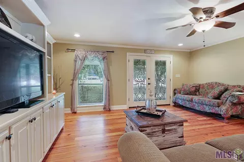 16780 Stubbs Ln, Pride, LA 70770 photo 3