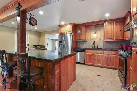 16780 Stubbs Ln, Pride, LA 70770 photo 2